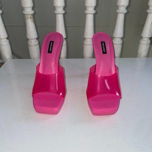Steve Madden Barbie Pumps